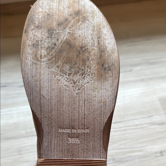 FREE PEOPLE Leather Mont Blanc Tan/Beige Wrap SANDALS/SHOE...
Sz 38 1/2 - Picture 13 of 15